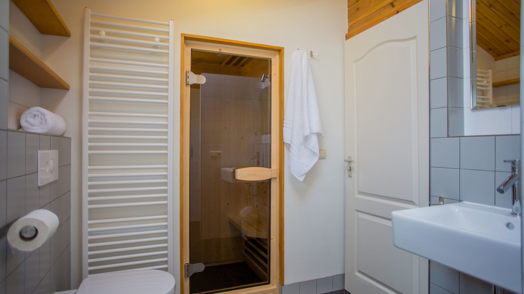 Radiatorverwarming infrarood sauna Finse bungalow de Riesen Terschelling