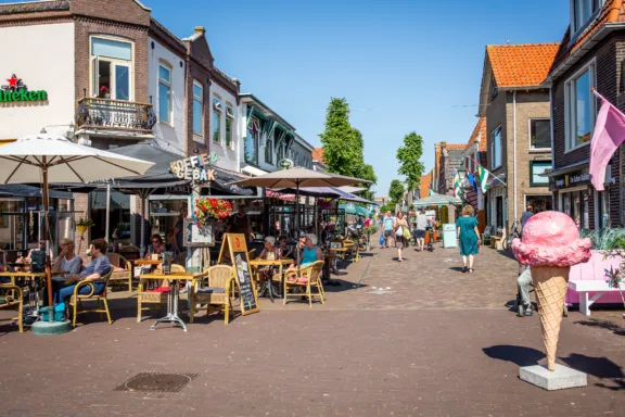 Terrassen West-Terschelling dorp Zomervakantie op Terschelling Recreatie vakantiehuis bungalow Terschelling