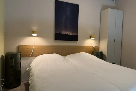 Slaapgedeelte studio etage appartementen hotel Tjermelan